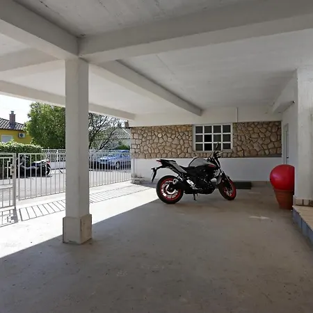 Апартаменты 12592a